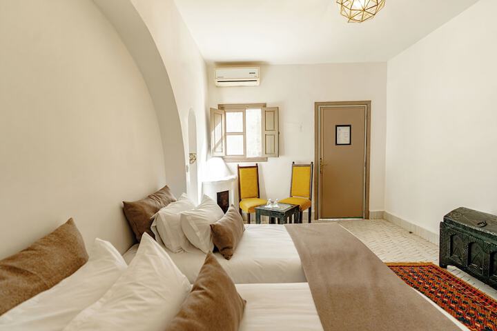 Room 27 of 126