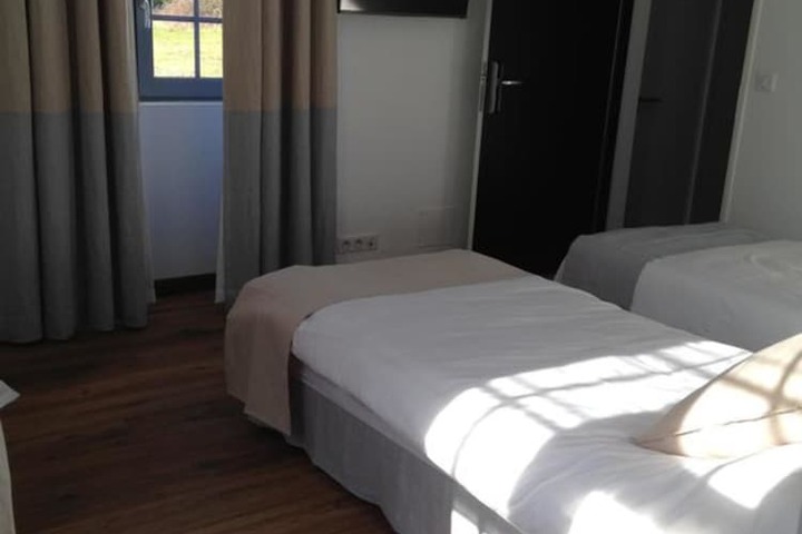 Room 12 of 52