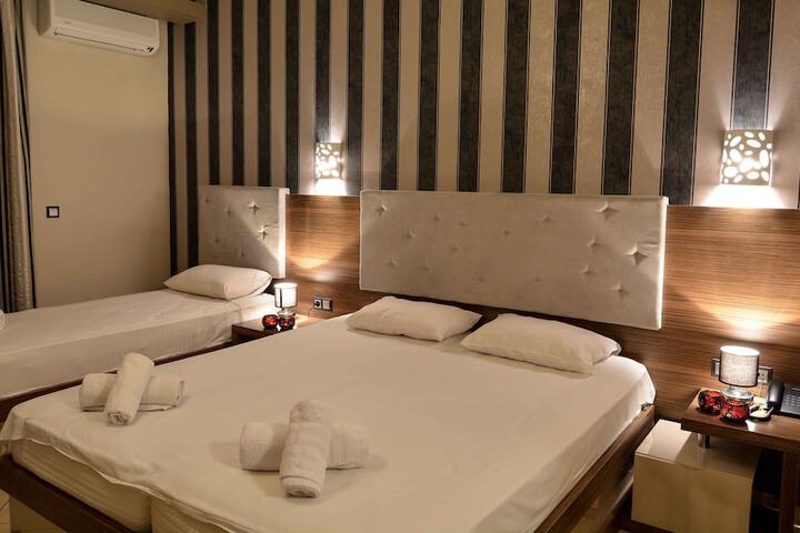 Room 4 of 37