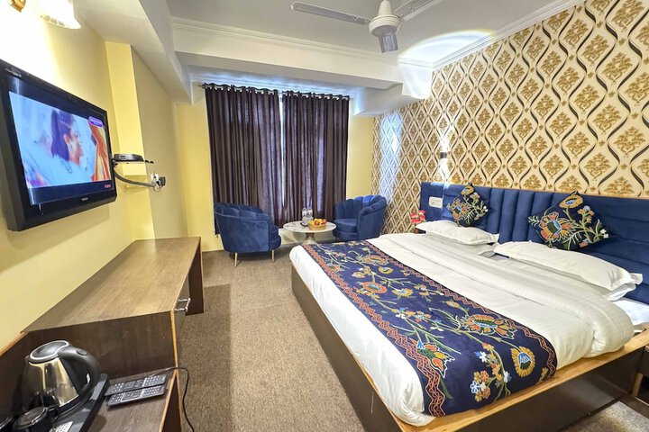 Room 4 of 27