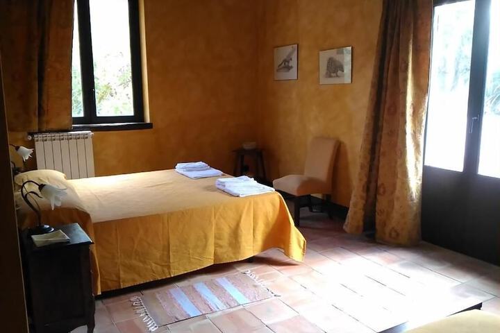 Room 30 of 34