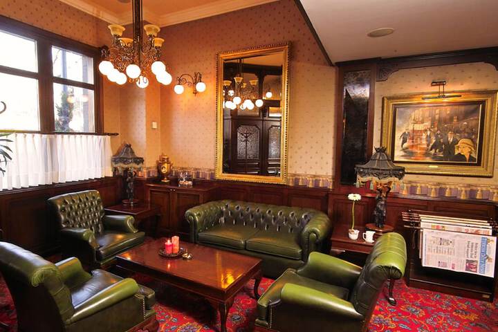 Guest Lobby