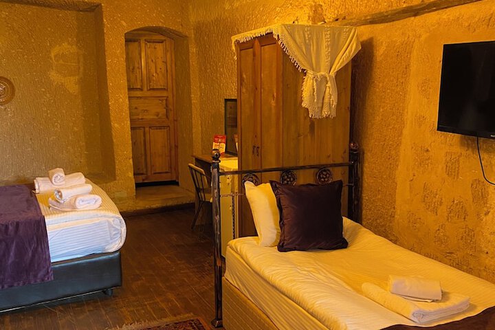 Room 12 of 28