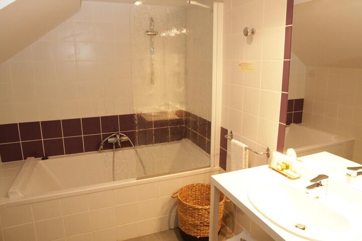 Room 20 of 46