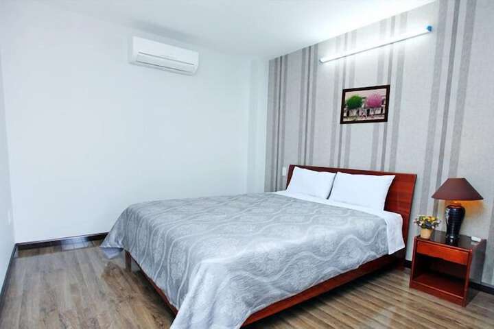 Room 4 of 27