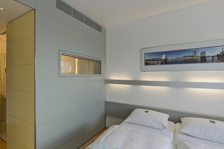 Room 18 of 49