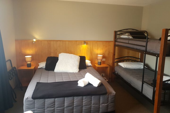 Room 16 of 60