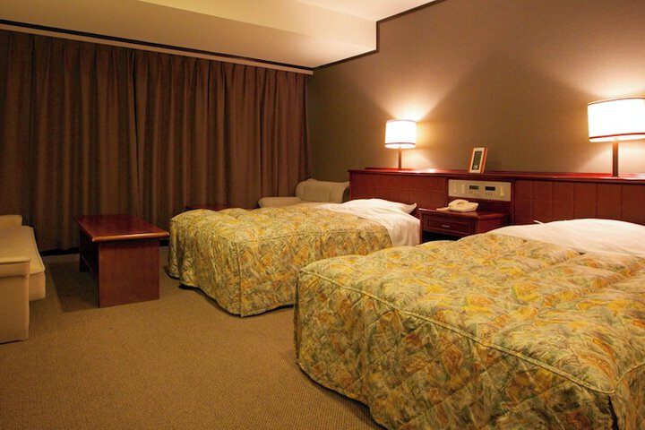 Room 6 of 111