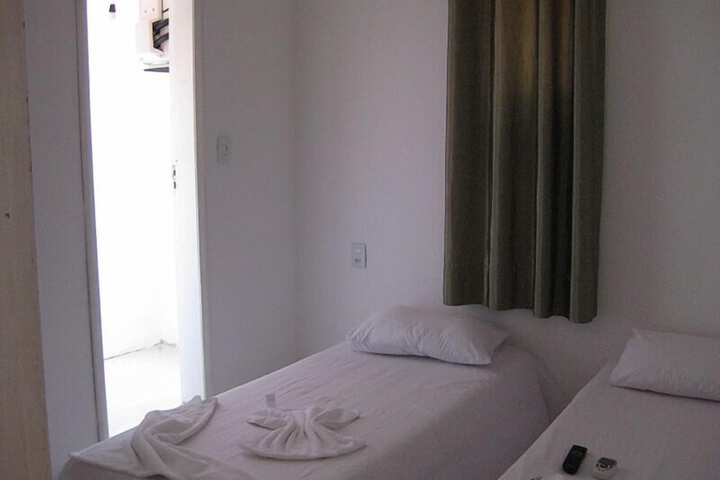 Room 4 of 50