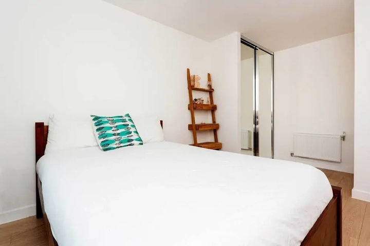Room 4 of 14
