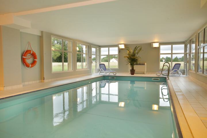 Pools & Facilities