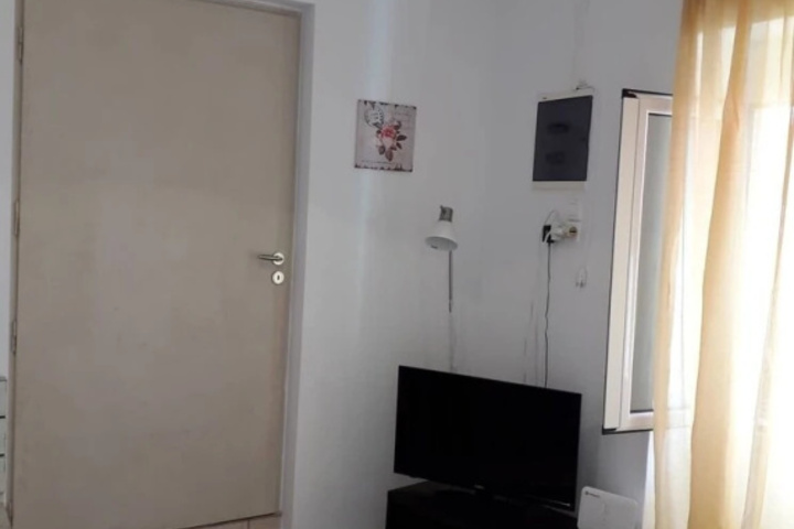 Room 10 of 15