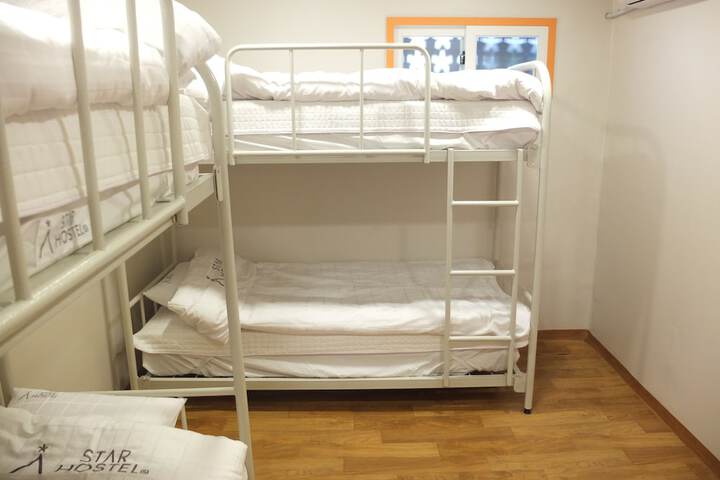 Room 10 of 46