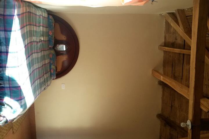 Room 4 of 42
