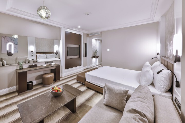 Room 9 of 89