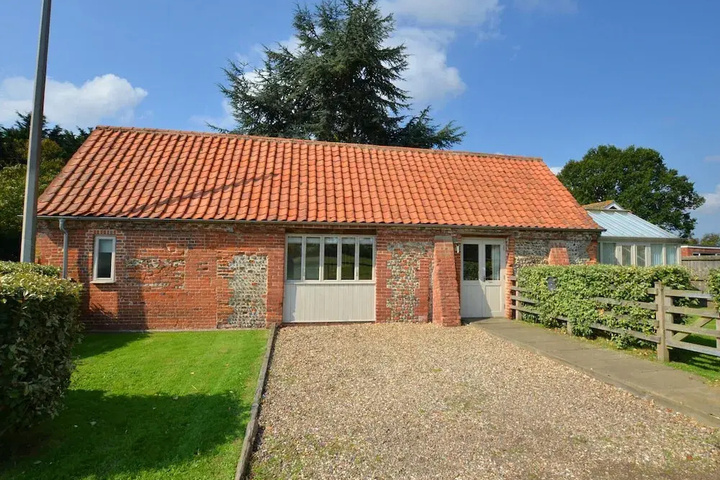 Traditional Holiday Home in Briston With Garden