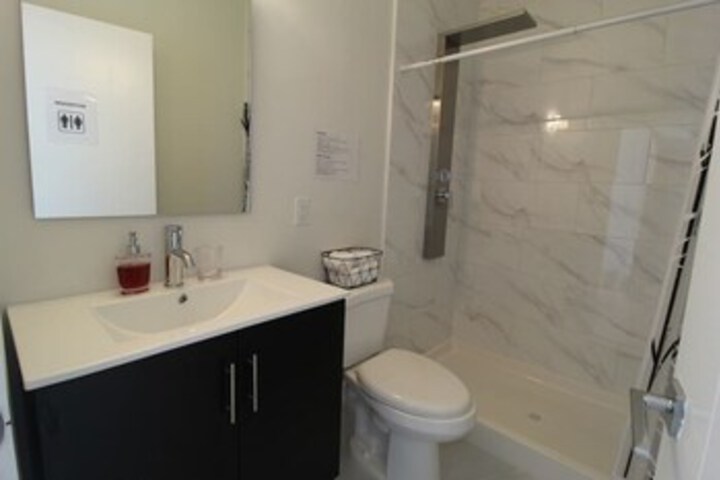 Room 6 of 34