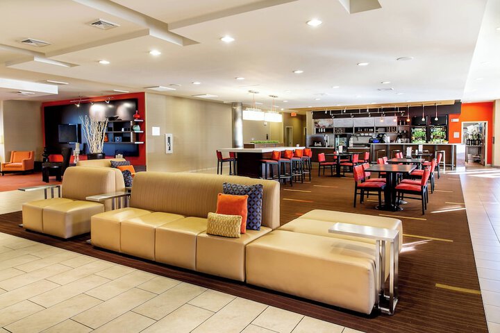 Lobby lounge