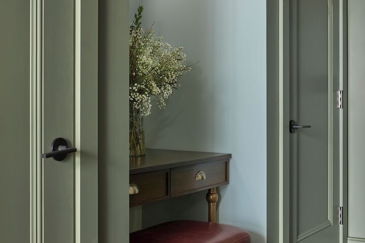 Room 8 of 27