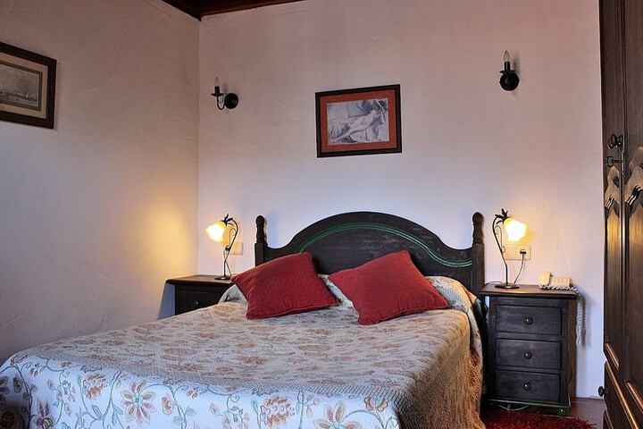 Room 2 of 27