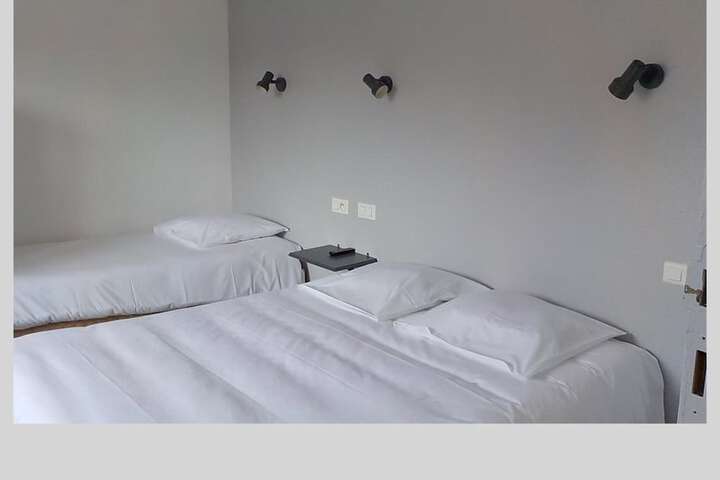 Room 2 of 14