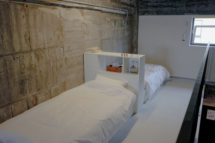 Room 10 of 31