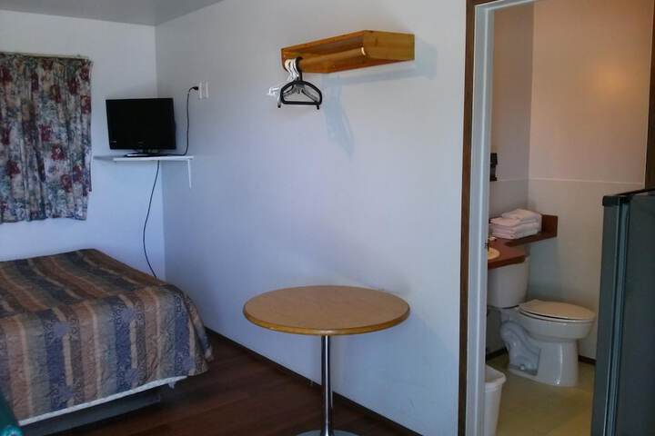 Room 18 of 49