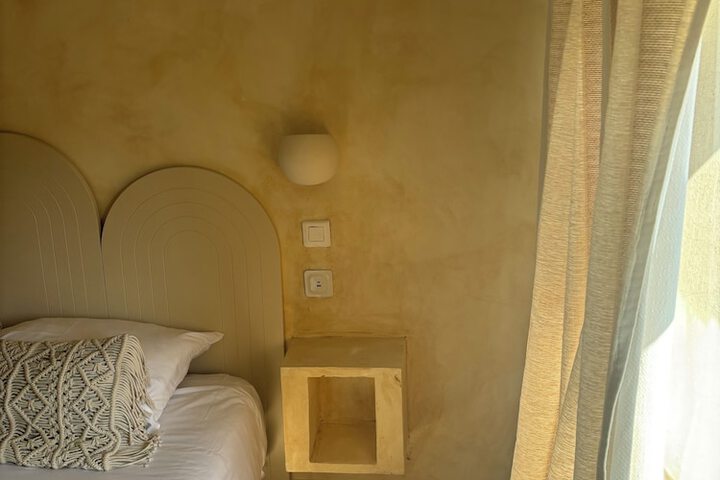 Room 80 of 128