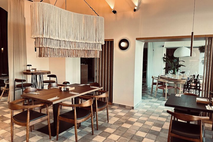 Dining 50 of 60