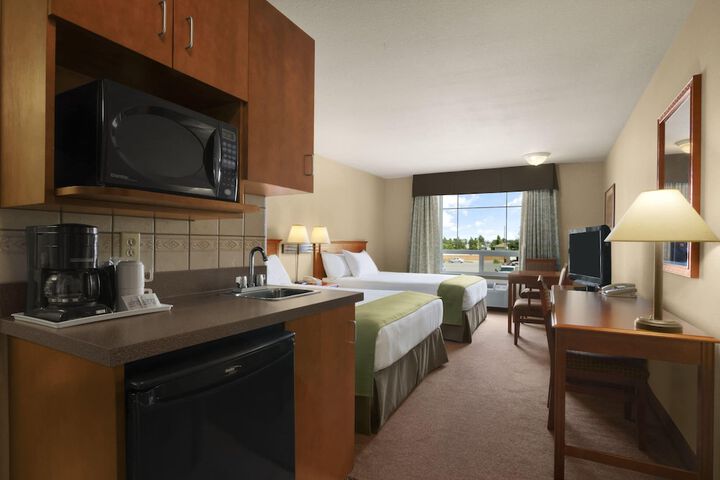 Room 8 of 28