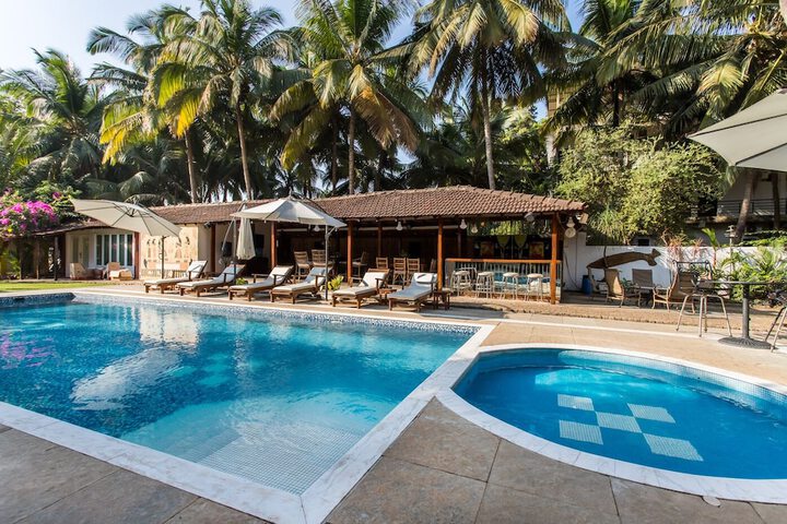 Pool Hotel