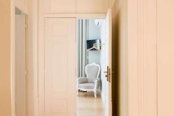 Room 27 of 50