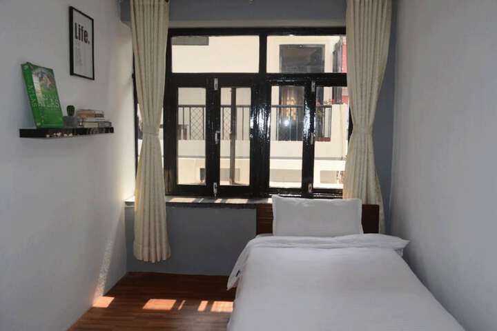 Room 14 of 38