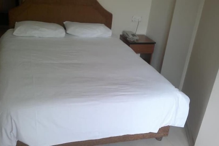 Room 6 of 51