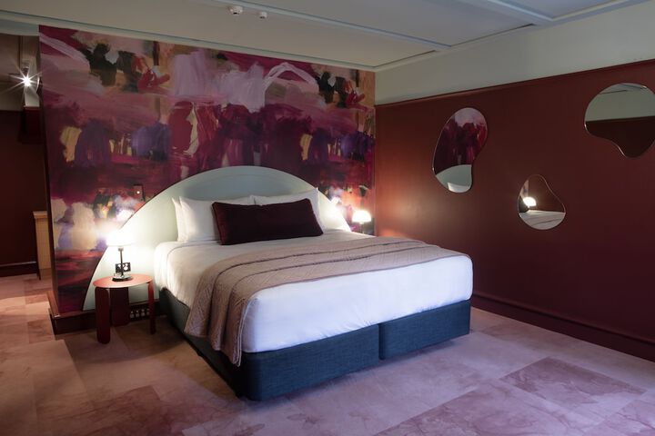 Room 14 of 32
