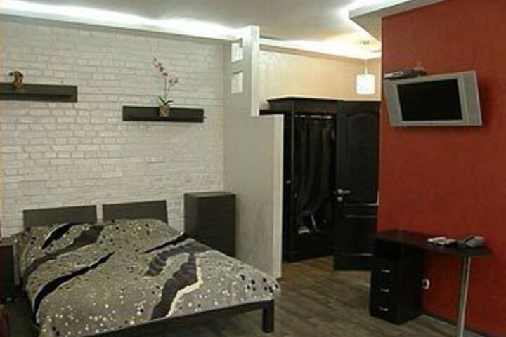 Room 4 of 6