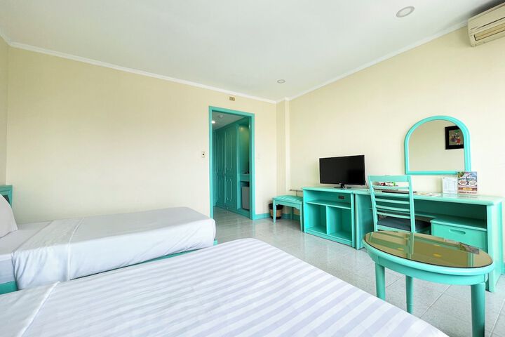 Room 16 of 30
