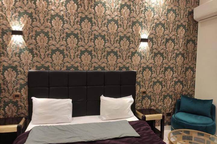 Room 5 of 74