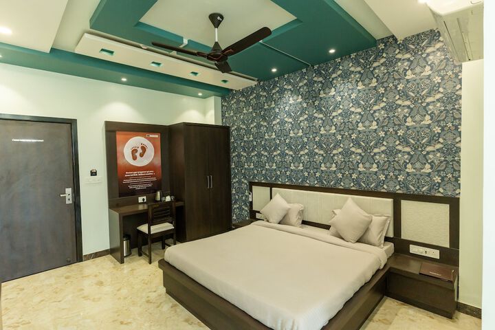 Room 3 of 21
