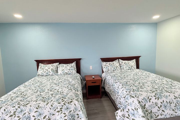 Room 5 of 16