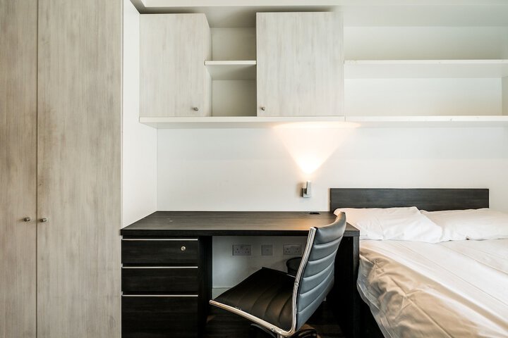 Room 8 of 30