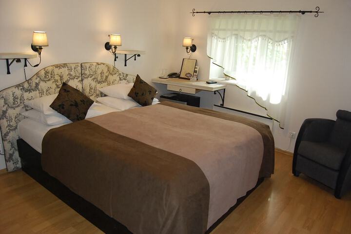 Room 21 of 52