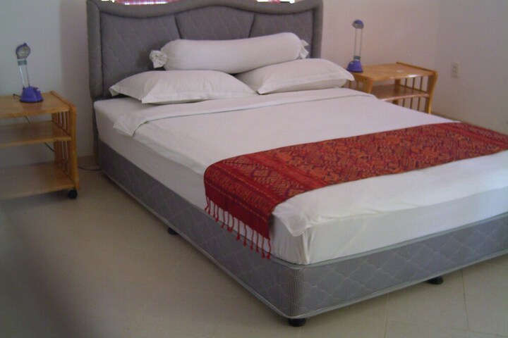 Room 4 of 73