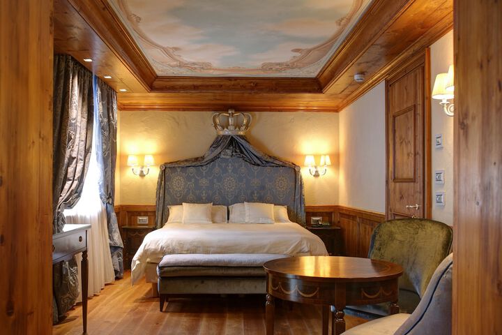 Room 3 of 39