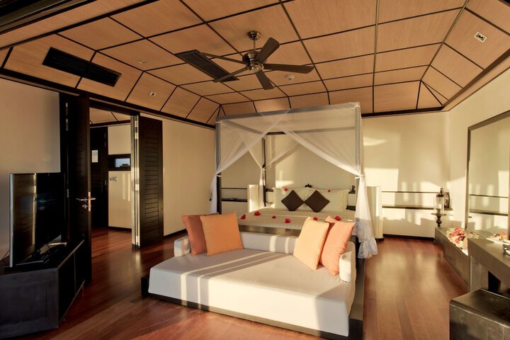 Room 50 of 200