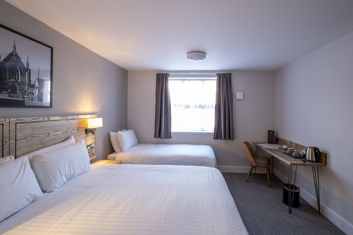 Room 6 of 30