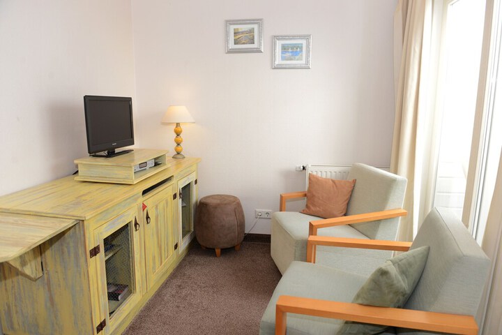 Room 3 of 43
