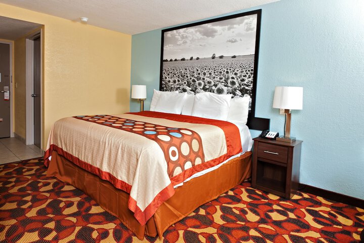 1 King Bed (9 of 45)