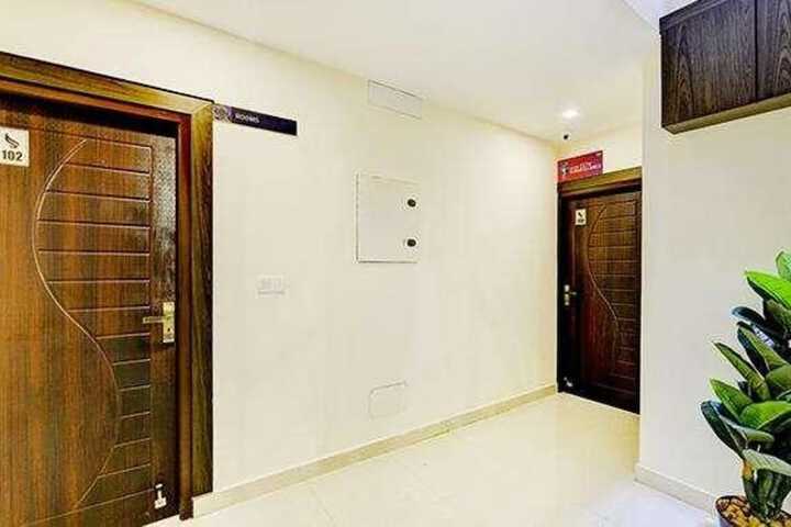 Hotel Interior 4 of 23