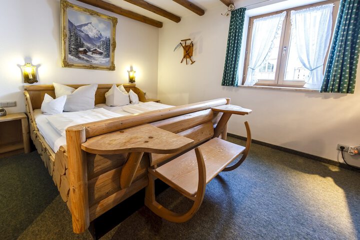 Room 10 of 79
